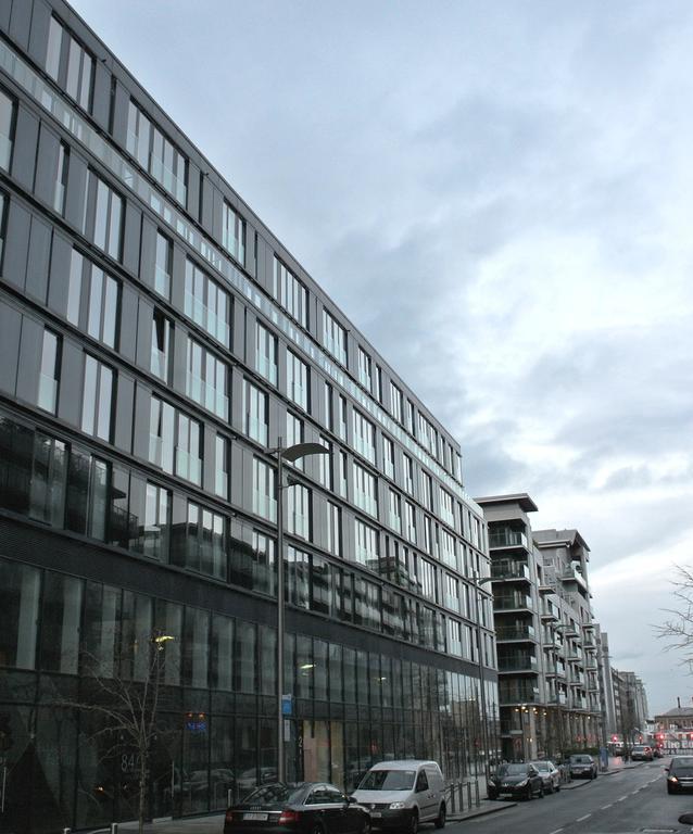 Your Base Dublin - Grand Canal Square Extérieur photo